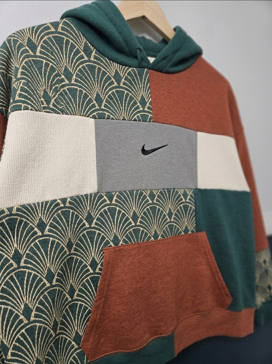 The Mosaic - Vintage Colorblock Fan-Pattern Hoodie